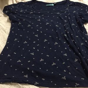 blue floral print tee